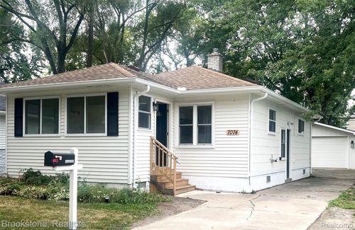 7074 Orchard Ave, Warren, MI, 48091-3026 | Card Image