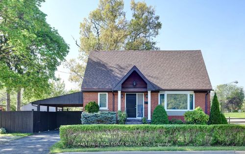 2 N Heights Rd, Etobicoke, ON, M9B2T1 | Card Image