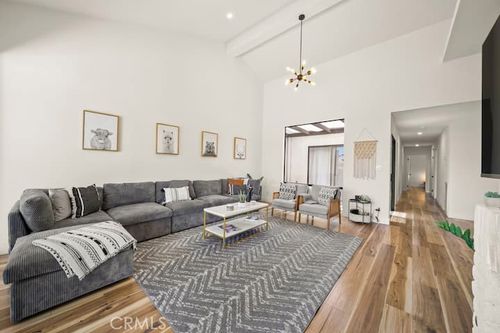 182 Gran Via, Palm Desert, CA, 92260-2111 | Card Image