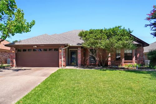 7440 Meadowview Ter, North Richland Hills, TX, 76182-7619 | Card Image