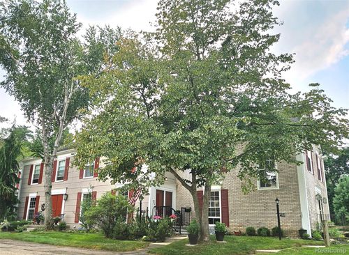 1437 Lantern Ln, Rochester Hills, MI, 48306-4240 | Card Image