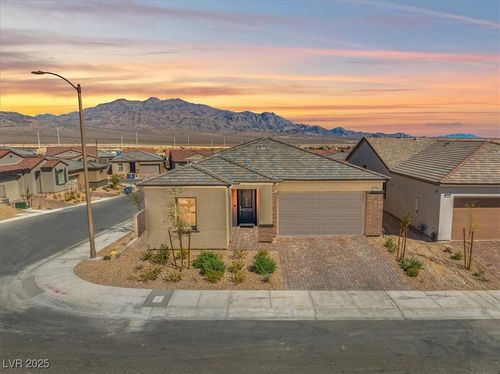 10186 Zeta Tucana St, Las Vegas, NV, 89143-1401 | Card Image
