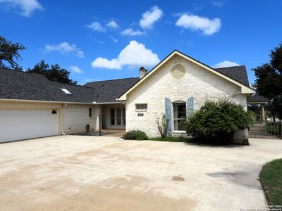 346 Knollwood Cir, House other with 3 bedrooms, 2 bathrooms and null parking in Bandera TX | Image 2