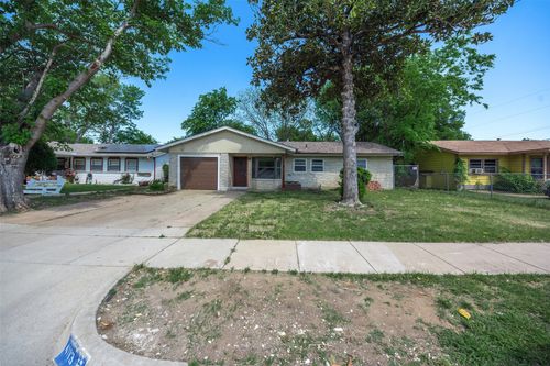 4113 Pate Dr, Fort Worth, TX, 76119-3784 | Card Image