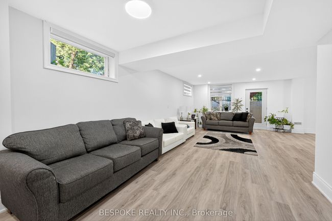 33 Maple St, House other with 4 bedrooms, 5 bathrooms and 5 parking in Ajax ON | Image 39