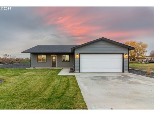 435 N Sloan St, Stanfield, OR, 97875-2094 | Card Image