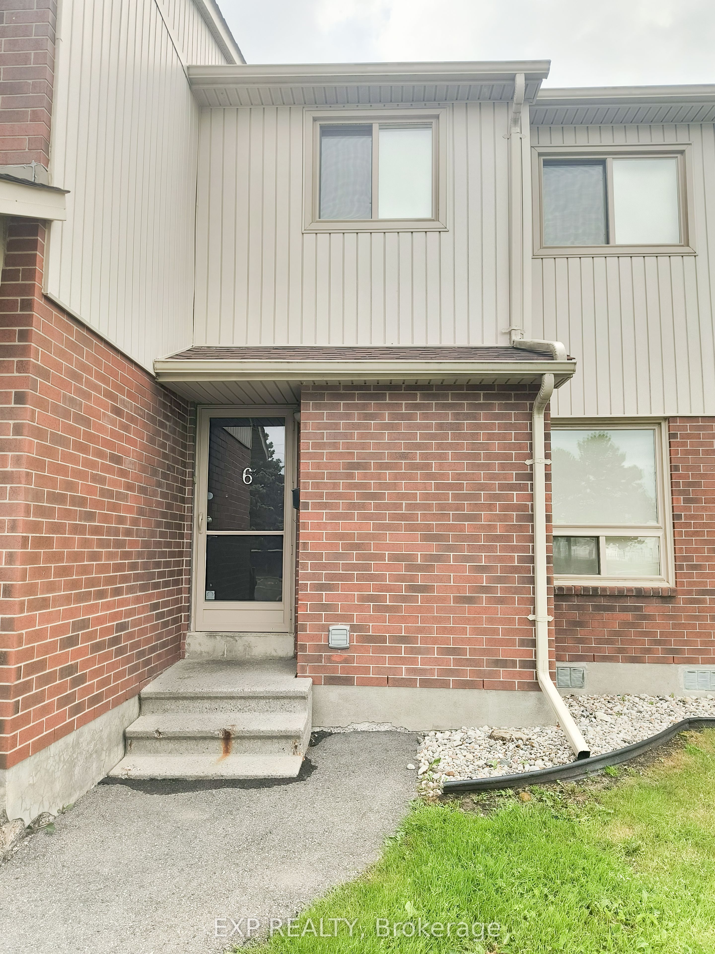 Residential Lease in Overbrook - Castleheights and Area