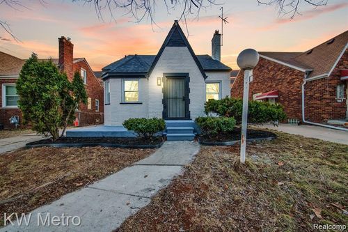 5035 Philip St, Detroit, MI, 48224-2939 | Card Image