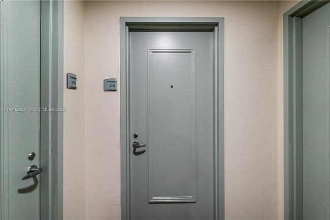 APT-3715 - 1900 N Bayshore Dr, Condo with 2 bedrooms, 3 bathrooms and null parking in Miami FL | Image 33
