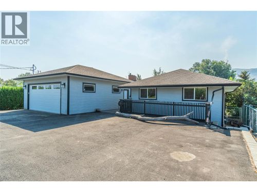 2215 Barbara Ave, Kamloops, BC, V2B4J4 | Card Image