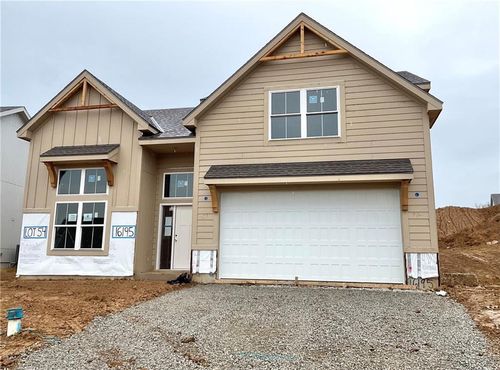 16195 Ryan Cir, Parkville, MO, 64152-8810 | Card Image