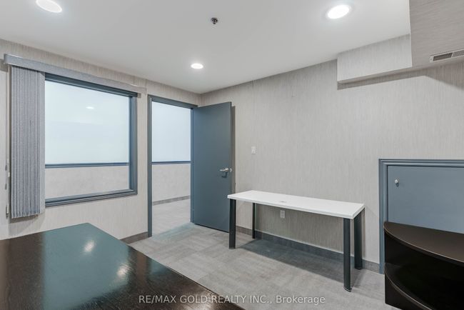 5 - 351 Parkhurst Sq, Home with 0 bedrooms, 1 bathrooms and null parking in Brampton ON | Image 17