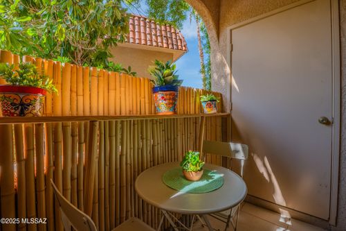 116-5750 N Camino Esplendora, Tucson, AZ, 85718-4572 | Card Image