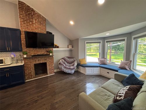 3-162 Dubois St, Newburgh, NY, 12550-4459 | Card Image