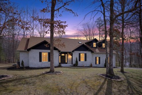 204 Meadowview Dr, Crossville, TN, 38558-9014 | Card Image