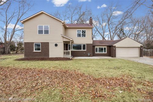 17348 Hilton St, Southfield, MI, 48075-7017 | Card Image