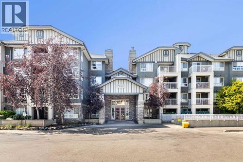 35 Richard Crt Sw, Calgary, AB, T3E7N9 | Card Image
