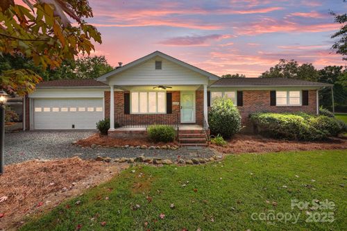 33628 Ivy Rd, Albemarle, NC, 28001-7858 | Card Image