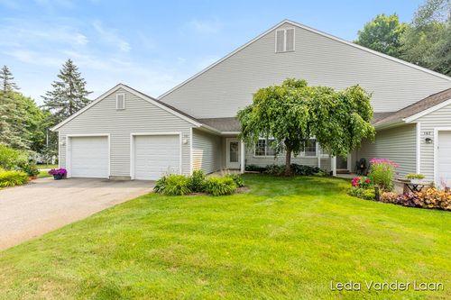 171 Hunters Ln Ne, Rockford, MI, 49341-1356 | Card Image
