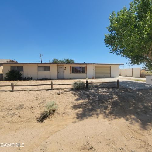 8150 Evergreen Ave, California City, CA, 93505-4108 | Card Image