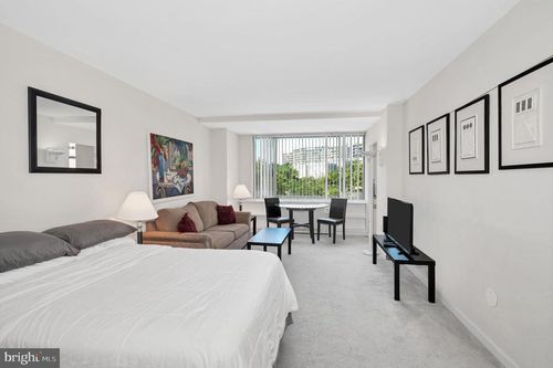 apt-646-1111 Arlington Blvd, ARLINGTON, VA, 22209-3221 | Card Image