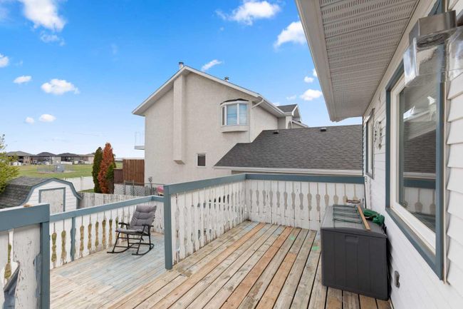 909 7 St Se, House detached with 4 bedrooms, 2 bathrooms and 2 parking in Redcliff AB | Image 38