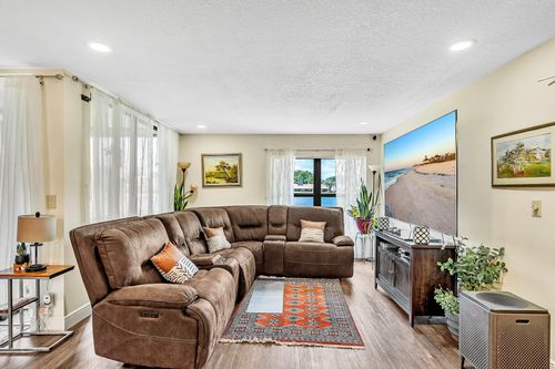 a346-8571 Boca Glades Blvd W, Boca Raton, FL, 33434-4045 | Card Image