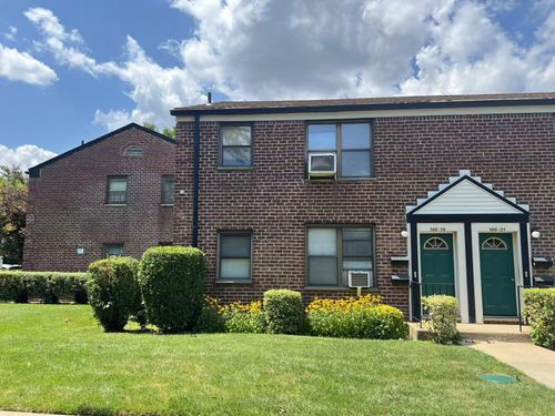 2-196 69th Ave, Fresh Meadows, NY, 11365-4032 | Card Image