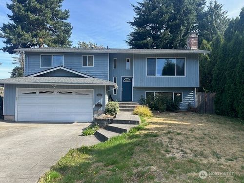901 94th St Se, Everett, WA, 98208-3725 | Card Image