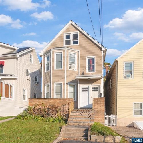 204 Demott Ave, Clifton, NJ, 07011-3729 | Card Image