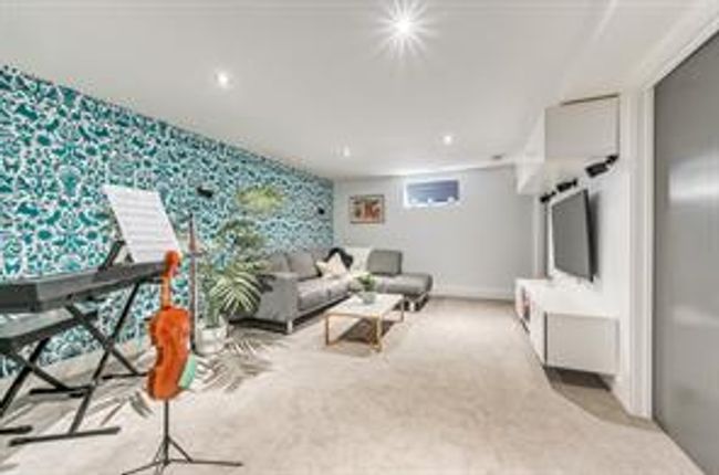 13 Mayfair Rd Sw, House detached with 5 bedrooms, 3 bathrooms and 2 parking in Calgary AB | Image 21