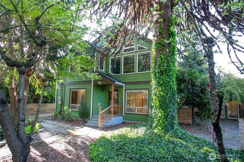 1100 Greenleaf Ave, Burlington, WA, 98233-2017 | Card Image