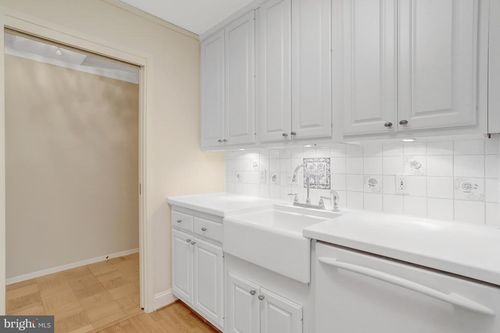 apt-509-3800 Fairfax Dr, ARLINGTON, VA, 22203-1795 | Card Image