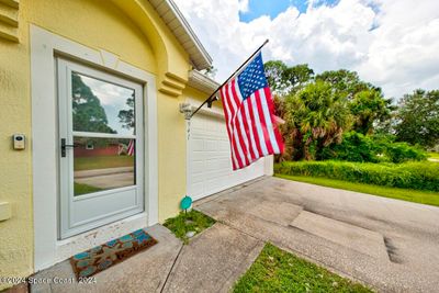 941 Gannet Avenue Nw, House other with 3 bedrooms, 2 bathrooms and null parking in Palm Bay FL | Image 2