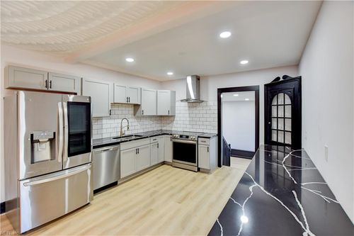 1943 Sycamore Ln, Norfolk, VA, 23523-2347 | Card Image