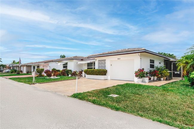 5803 Nw 85 Th Ter, House other with 2 bedrooms, 2 bathrooms and null parking in Tamarac FL | Image 4