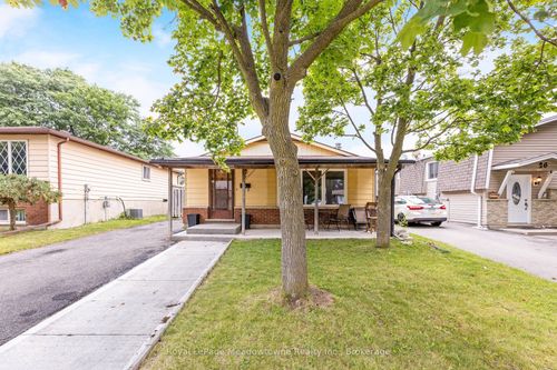 30 Cluthe Cres, Kitchener, ON, N2P1M8 | Card Image