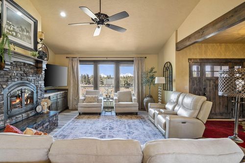 68050 Fryrear Rd, Sisters, OR, 97759 | Card Image