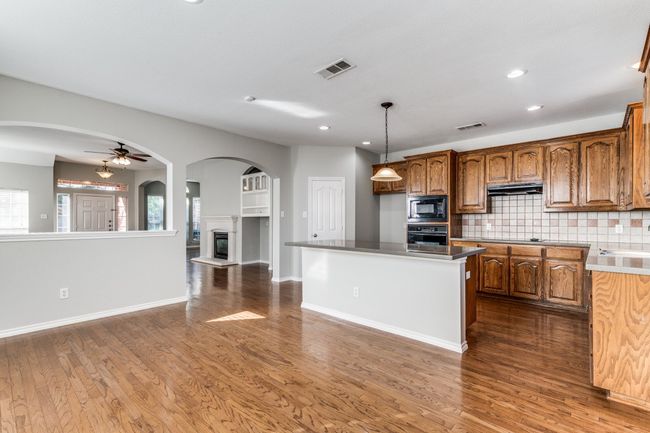 2705 White Rock Dr, House other with 3 bedrooms, 2 bathrooms and null parking in Fort Worth TX | Image 5
