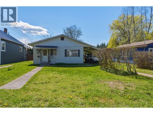 4760 Canoe Beach Drive Drive Ne, Salmon Arm, BC, V0E1K0 | Card Image