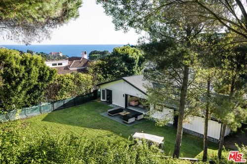 18013 Sea Reef Dr, Pacific Palisades, CA, 90272-2908 | Card Image