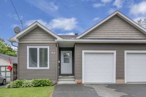 92 Frank St, Carleton Place, ON, K7C2Z8 | Card Image