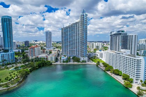 1902-2020 N Bayshore Dr, Miami, FL, 33137-5165 | Card Image