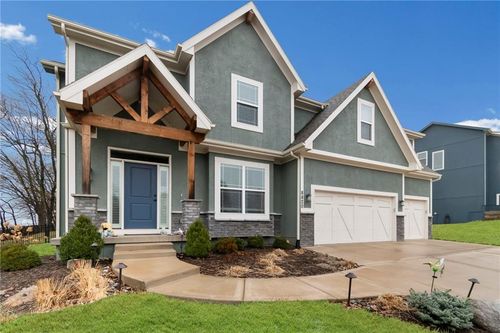 8820 94th St, Kansas City, MO, 64157-8016 | Card Image