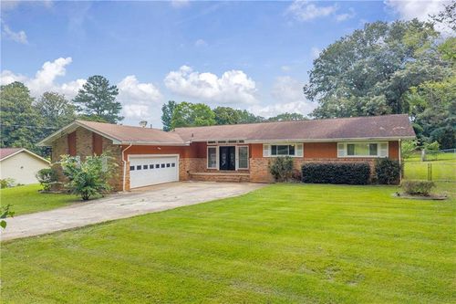 1542 S Indian Creek Dr, Stone Mountain, GA, 30083-5425 | Card Image