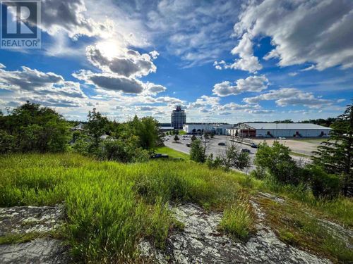9 10th St S, Kenora, ON, P9N | Card Image