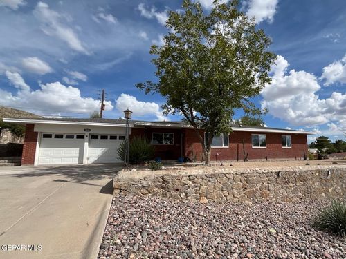 1200 Stockwell Ln, El Paso, TX, 79902-2153 | Card Image