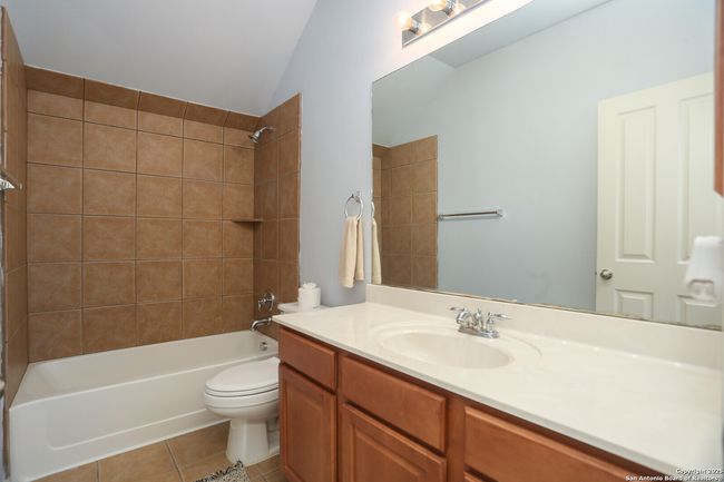 14307 Windy Crk, House other with 4 bedrooms, 4 bathrooms and null parking in Helotes TX | Image 26
