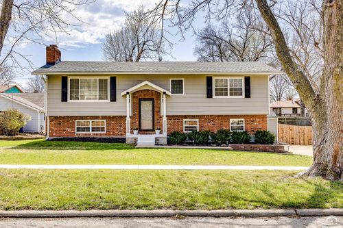 2909 W 26th St, Lawrence, KS, 66047-2701 | Card Image