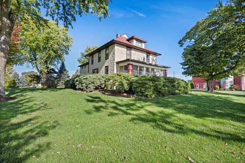 15165 Quigley Rd, Sycamore, IL, 60178-8304 | Card Image